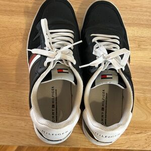 Tommy Hilfiger Men's Black and White Sneakers